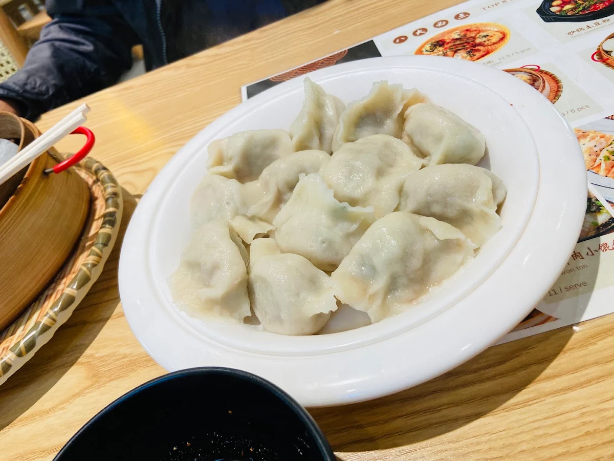エビとニラの蒸し餃子, 金小烤泥炉烤饼 Jin’s Grilled Meat Pie